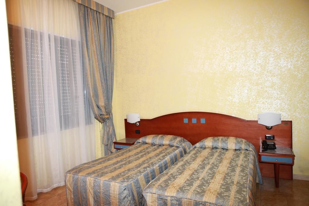 Hotel San Giuseppe - Cityhotel 卡坦扎罗 客房 照片